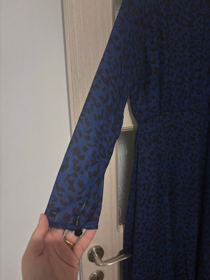 Uzun Kol Detaylı Lacivert Salaş Elbise - Görsel 4