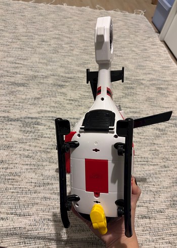 Kırmızı Oyuncak Helikopter - Görsel 3