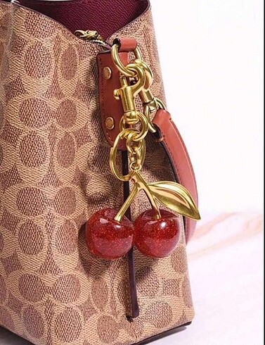 Coach Cherry Kiraz Anahtarlık-Charm