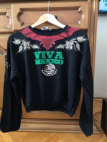 Kol detaylı baskılı sweat