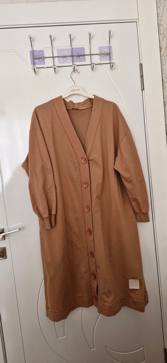 Bej Düğmeli Uzun Hamile Kabanı - Görsel 2