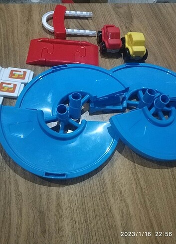 Fisher price spiralli oyuncak yol seti 
