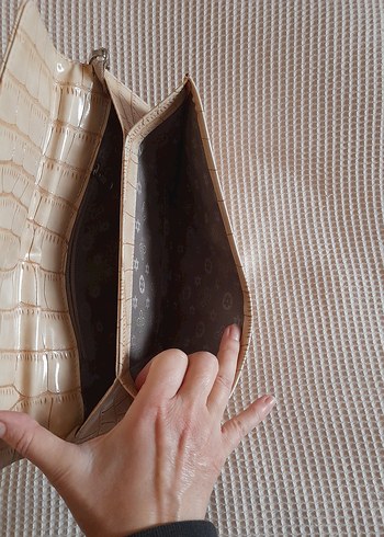 Bej Deri Yılan Desenli Tokalı Kadın Çanta - Görsel 8