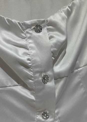 Düğmeli Beyaz Mini saten Bluz - Görsel 2