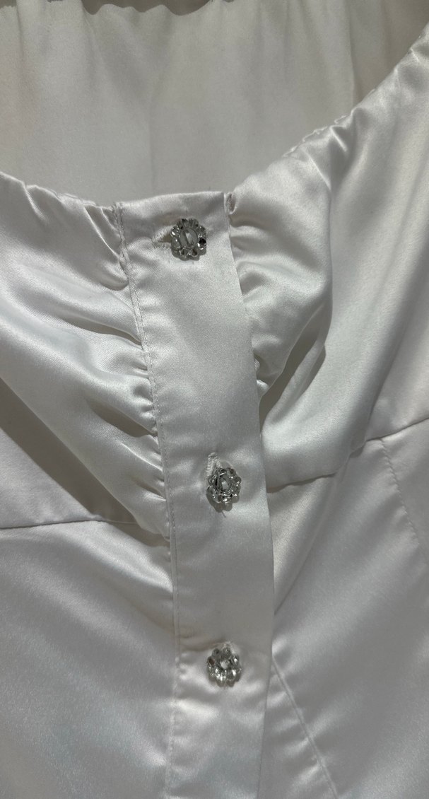 Düğmeli Beyaz Mini saten Bluz - Görsel 2