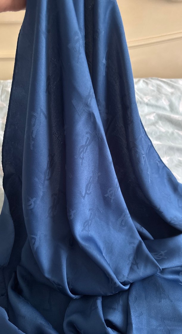 Mavi Parlak İpek Görünümlü Kadın Şal - Görsel 3