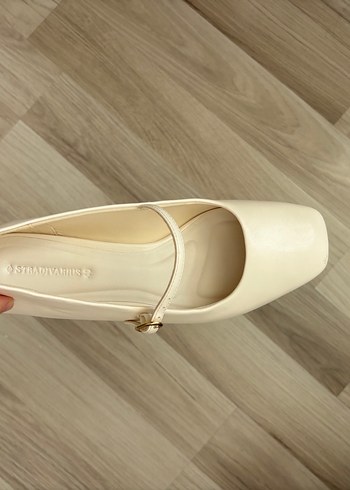 Zara Stradivarius babet