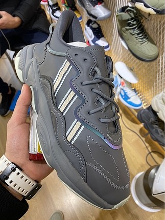 Adidas ozweego