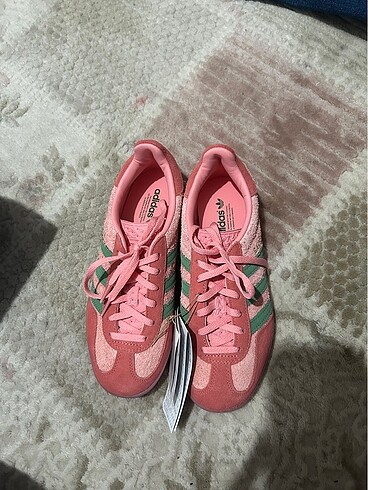 Gazelle adidas