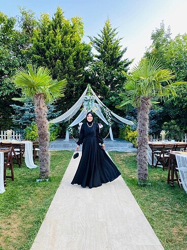 Orta Yaş Siyah Abiye
