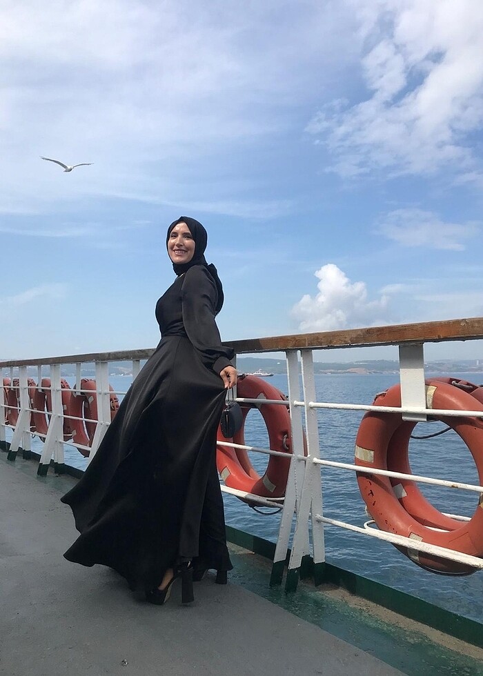 Orta Yaş Siyah Abiye - Görsel 3