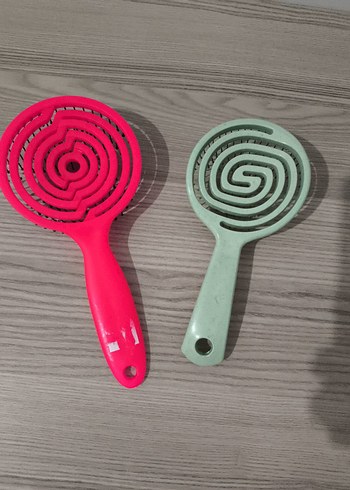 Spiral Tasarımlı Saç Fırçası ve Tarak Seti
