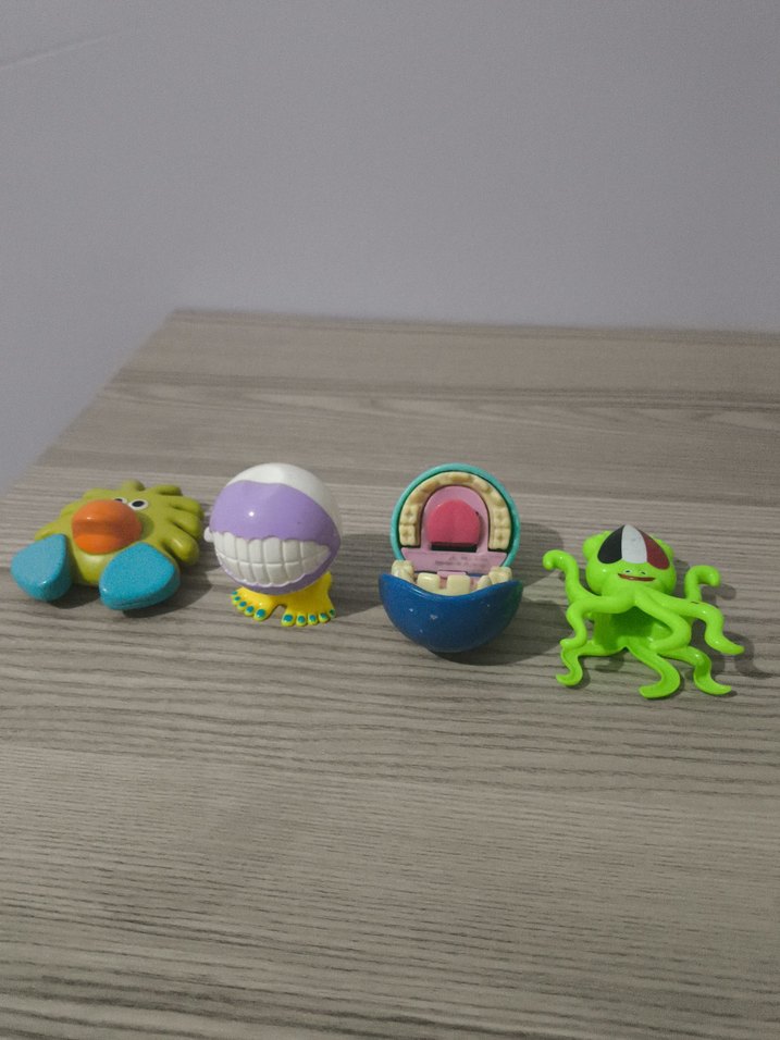 Renkli Figürlü Oyuncak Seti - Görsel 2