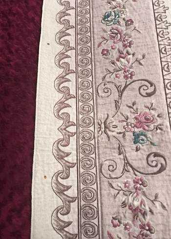 Beyaz İşlemeli Klasik Halı - Görsel 2