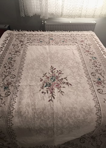 Beyaz İşlemeli Klasik Halı - Görsel 3