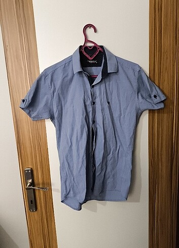M beden slim fit mavi kısa kol gömlek 
