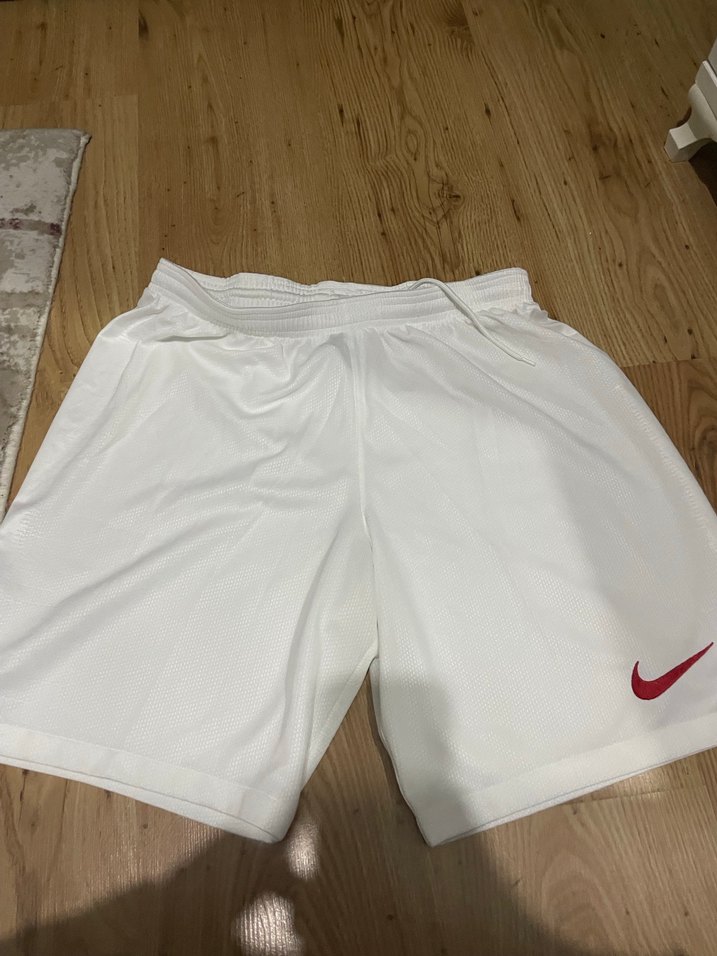 Beyaz Erkek Spor Şortu - Görsel 2