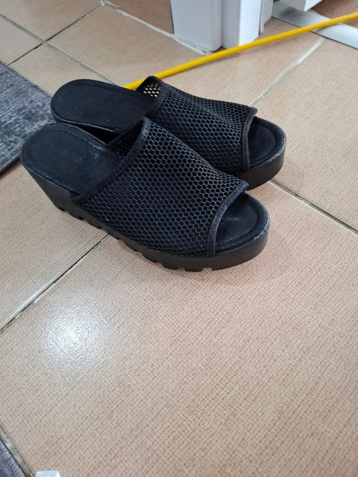 Kadın Siyah Dolgu Topuklu Terlik Velcro - Görsel 2