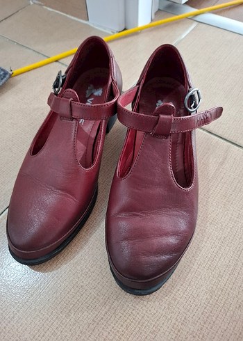 Bordo Tokalı Kadın Klasik Topuklu Ayakkabı - Görsel 3