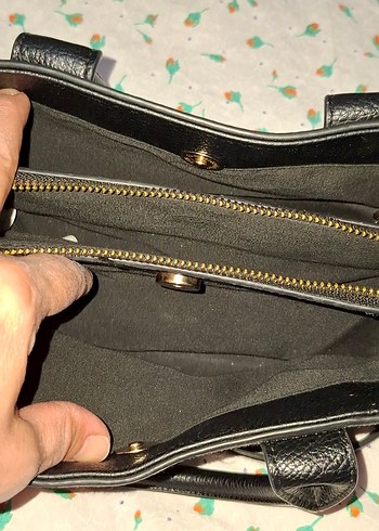 Siyah Deri Fermuarlı Kadın Çantası - Görsel 5