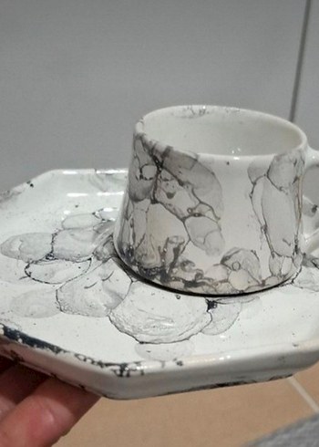 Papatya Desenli Siyah Kahve Fincanı ve Tabağı - Görsel 2