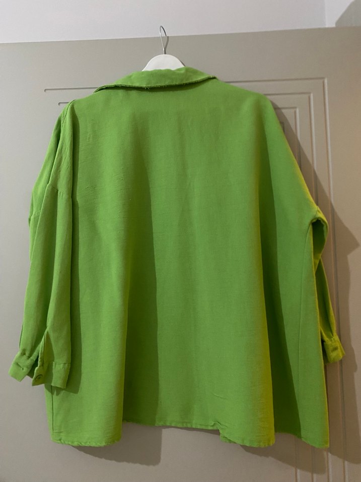 Düğmeli Yeşil Keten Gömlek - Görsel 4