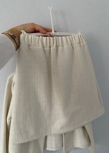 Kız Çocuk Beyaz Keten Düğmeli Bolero ve Etek Takımı - Görsel 5