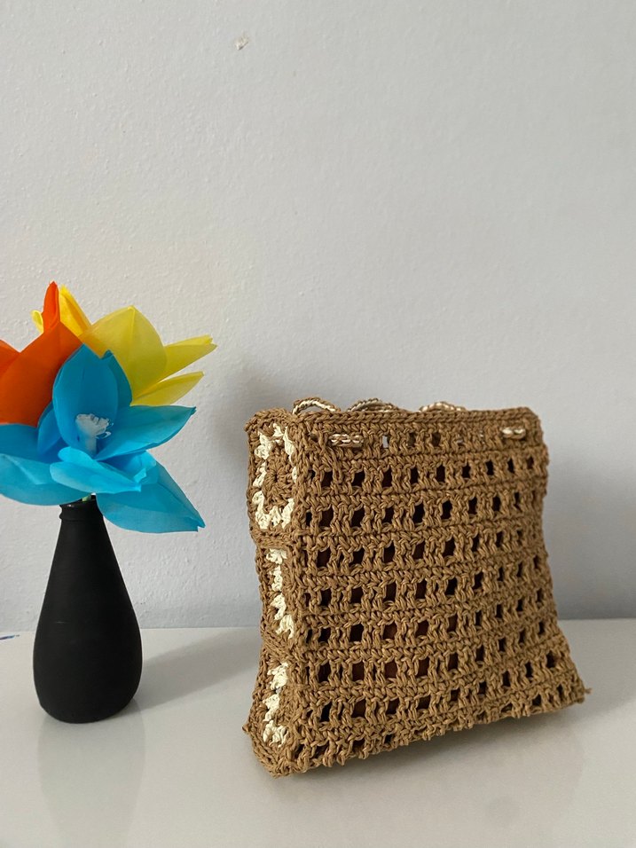 Kahverengi Çiçekli Dantel Detaylı Örgü Çanta - Görsel 2