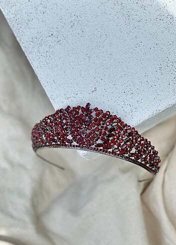 Kırmızı kına tacı  - Görsel 2