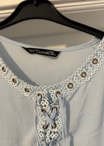 Nakışlı V Yaka Kısa Kollu Bohem Bluz - Görsel 3