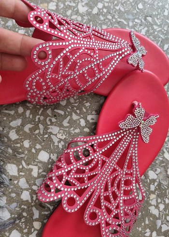 Taşlı kırmızı renk düz taban Terlik - Görsel 3