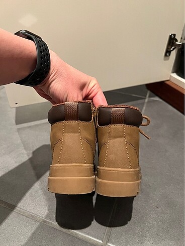 23 Beden H&M Çocuk Bot