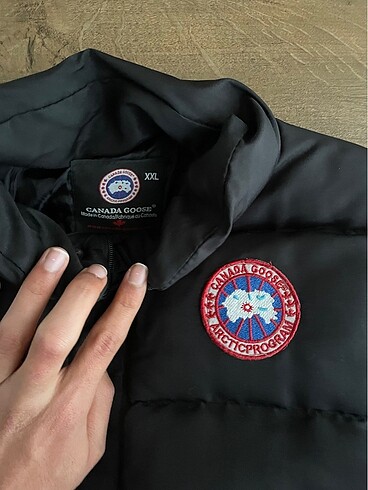 l Beden CANADA GOOSE MONT YELEK