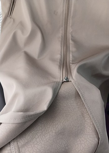 Kadın Bej Uzun Fermuarlı Yağmurluk - Görsel 3