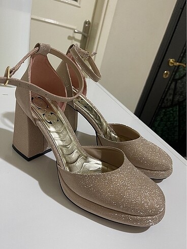 Simli rosegold ayakkabım