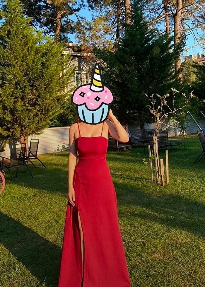 Bordo yırtmaçlı elbise - Görsel 2