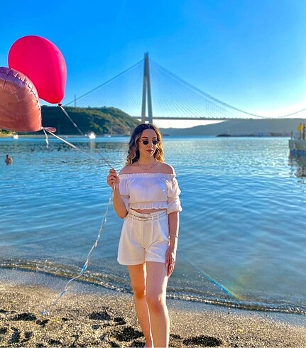 Ekru mini şort