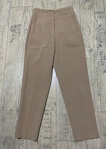 Bej Regular Fit Kadın Kumaş Pantolon