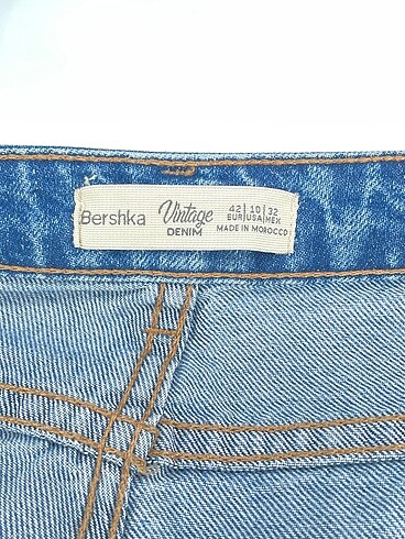 42 Beden mavi Renk Bershka Jean / Kot %70 İndirimli.