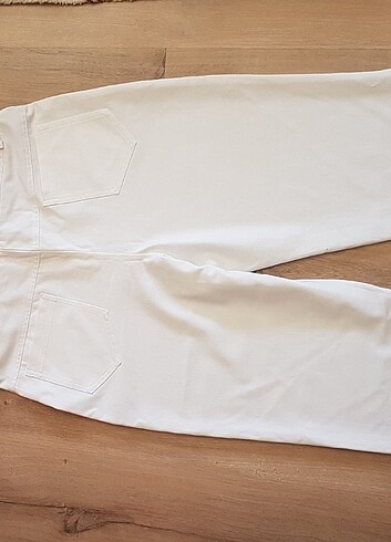 Beymen Beyaz kapri pantolon