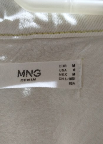 Beyaz Düğmeli Keten Gömlek - Görsel 2