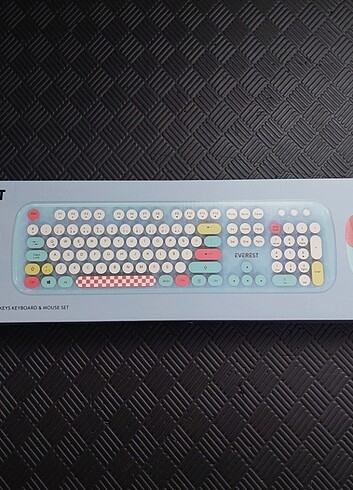 Renkli kablosuz klavye &mouse set