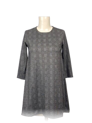 PreLoved Kısa Elbise %70 İndirimli.