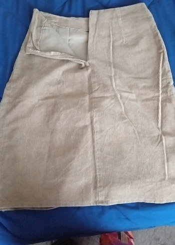 Kemer Detaylı Bej Midi etek - Görsel 3