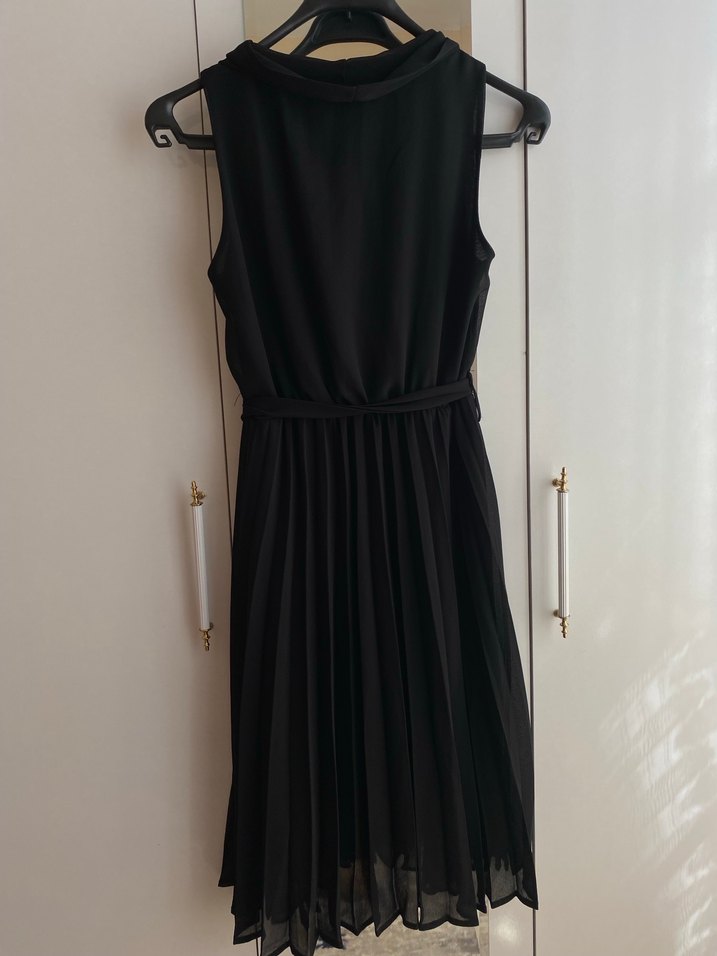 Kemer Detaylı Siyah Midi Kadın Elbise - Görsel 2