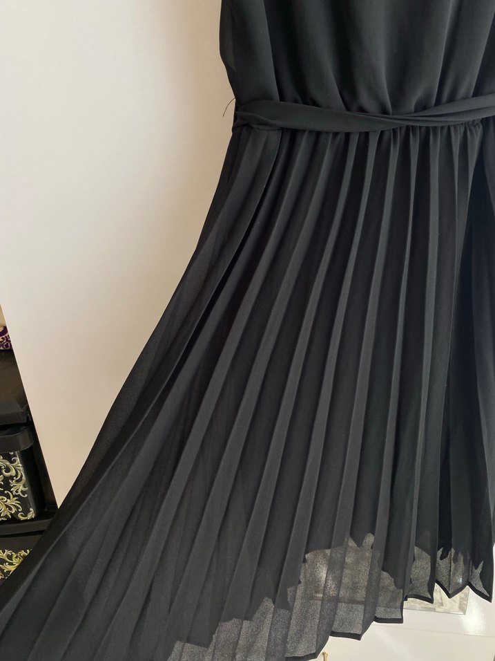 Kemer Detaylı Siyah Midi Kadın Elbise - Görsel 4