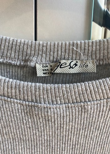 Gri Kısa Kollu Kadın Tişört - Görsel 3