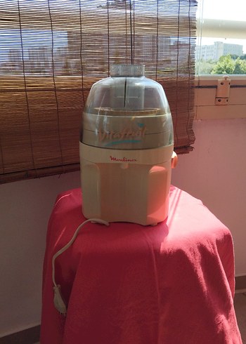 Pastel Renkli Moulinex Meyve Sıkacağı