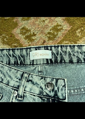 Gri Batik Desenli Salaş Kadın Jean - Görsel 3