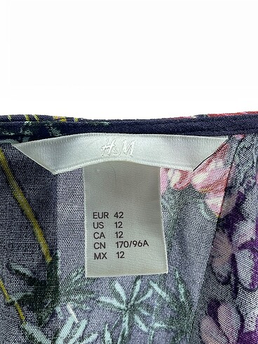 42 Beden çeşitli Renk H&M Kısa Elbise %70 İndirimli.